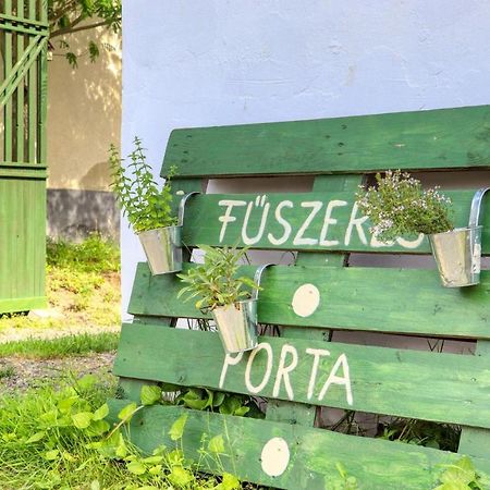 Fuszeres Porta Villa Mihalyfa Bagian luar foto