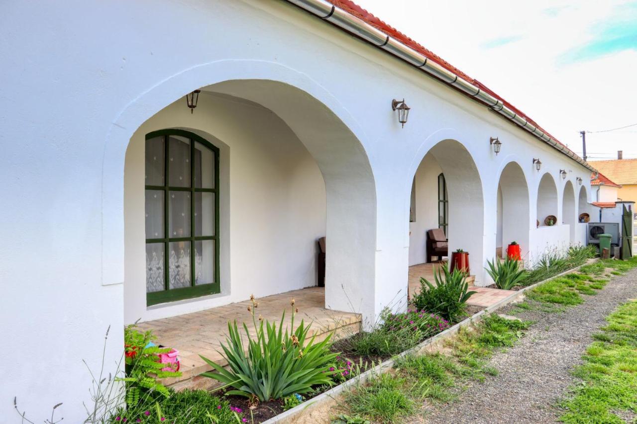 Fuszeres Porta Villa Mihalyfa Bagian luar foto