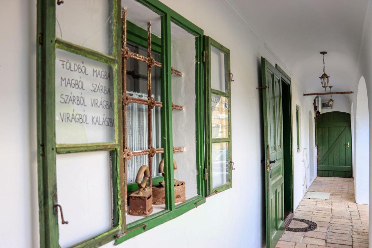 Fuszeres Porta Villa Mihalyfa Bagian luar foto