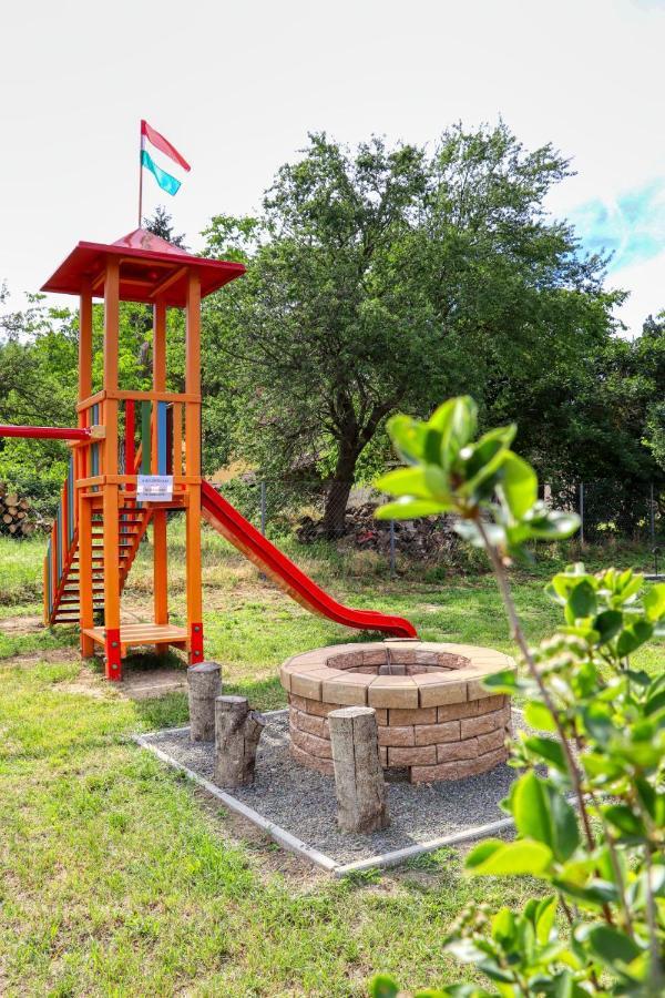 Fuszeres Porta Villa Mihalyfa Bagian luar foto